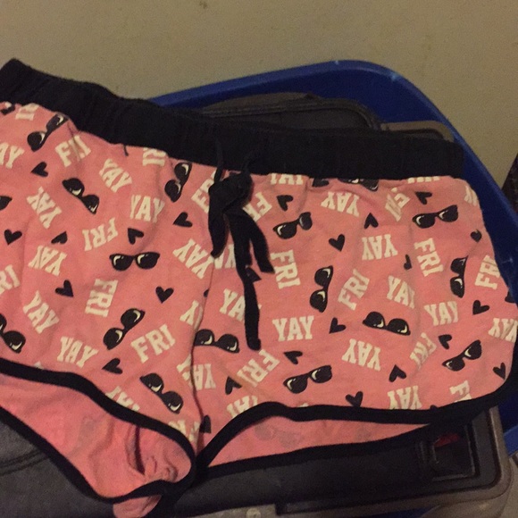Pink “Fri Yay” shorts size L - Picture 2 of 4